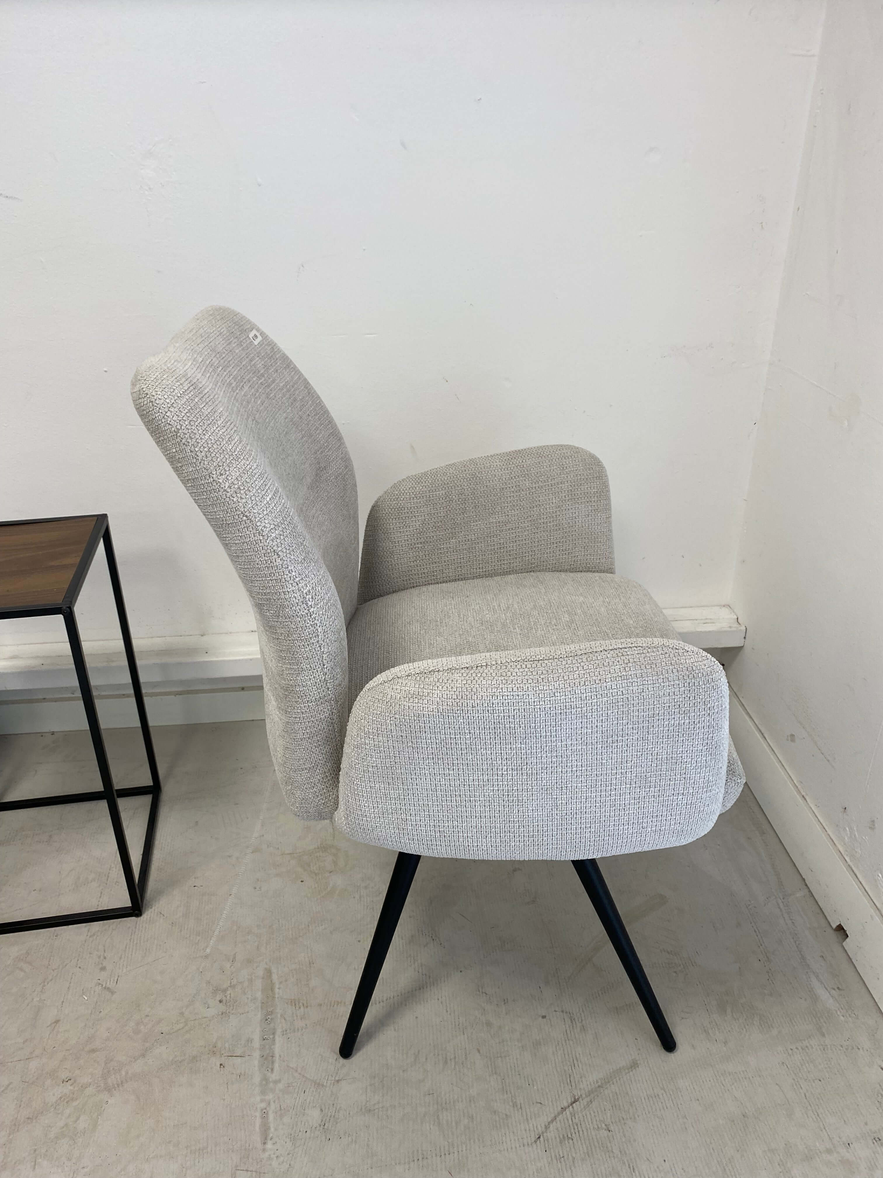 Juel dining room chair