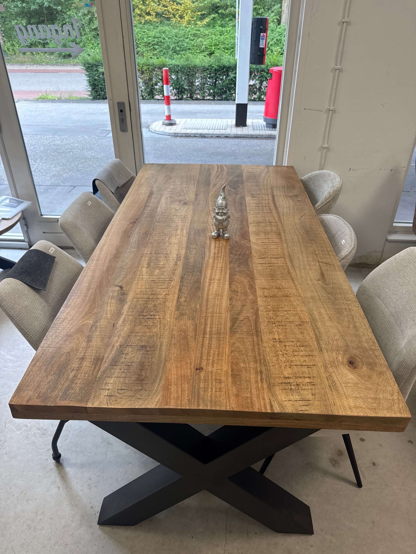 Eettafel recht bokki mangohout