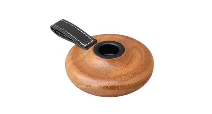 Kerzenständer mit Ledergriff