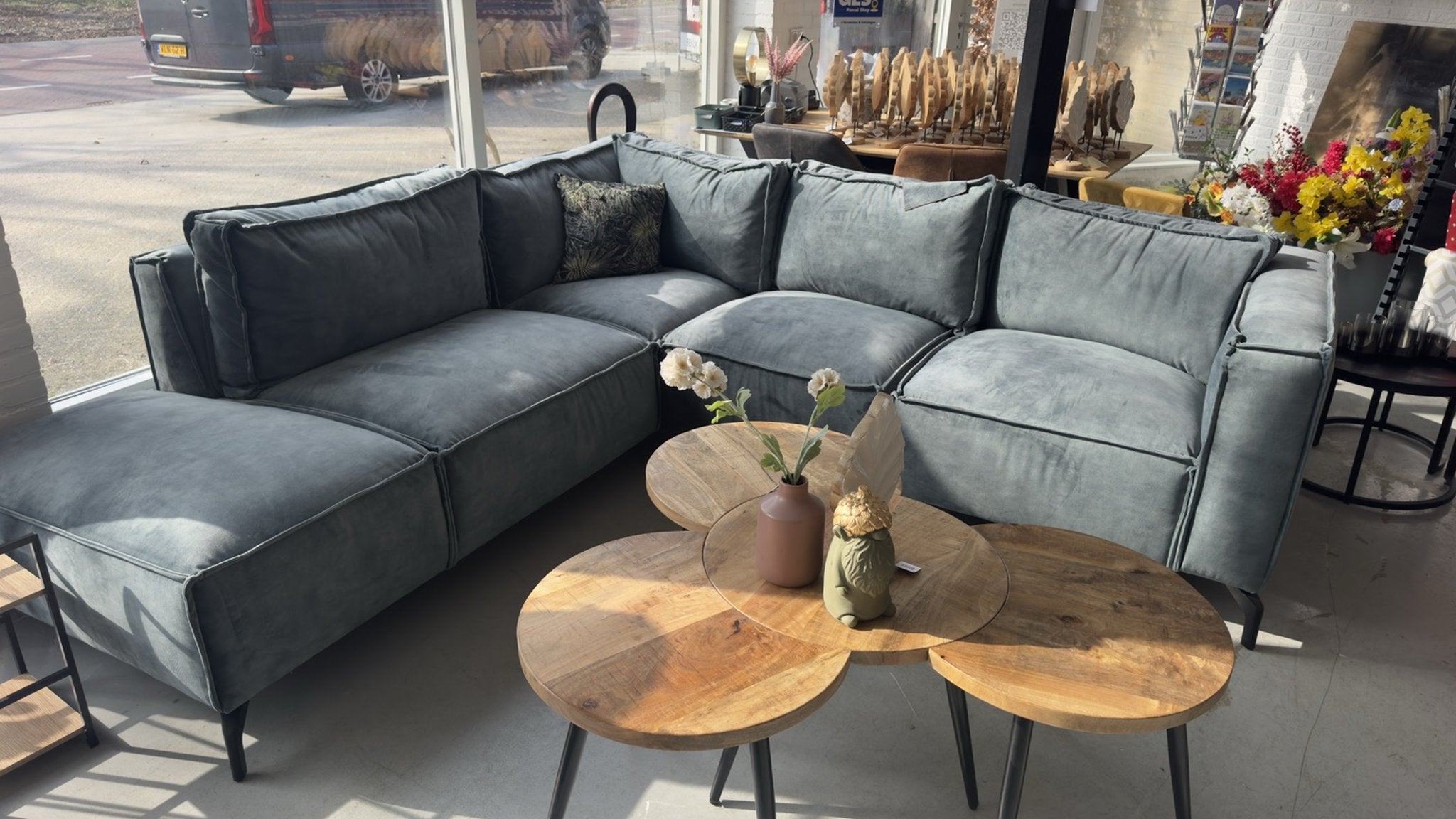 Showroom hoekbank in adore blauw