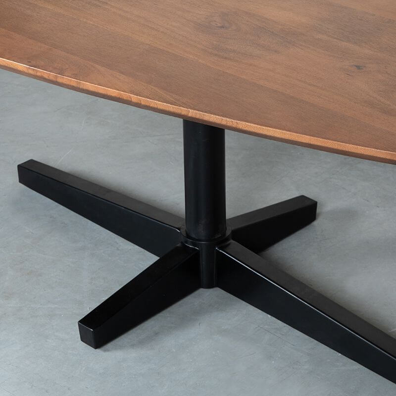 Rosie dining table