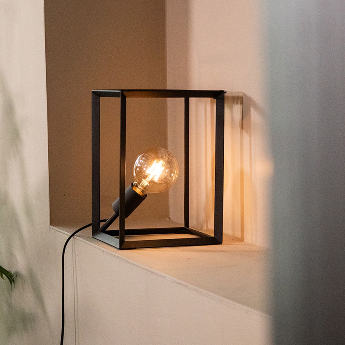 Tetto table lamp