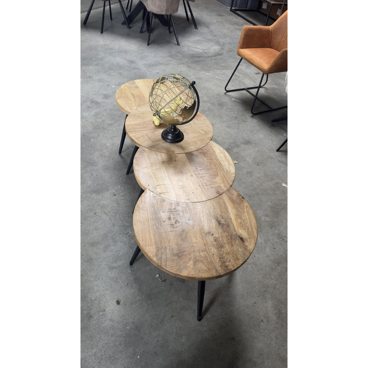 Filou Industrie-Couchtisch (4er-Set) – Mangoholz mit Metall