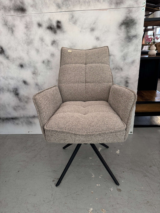 Menno dining chair with armrest