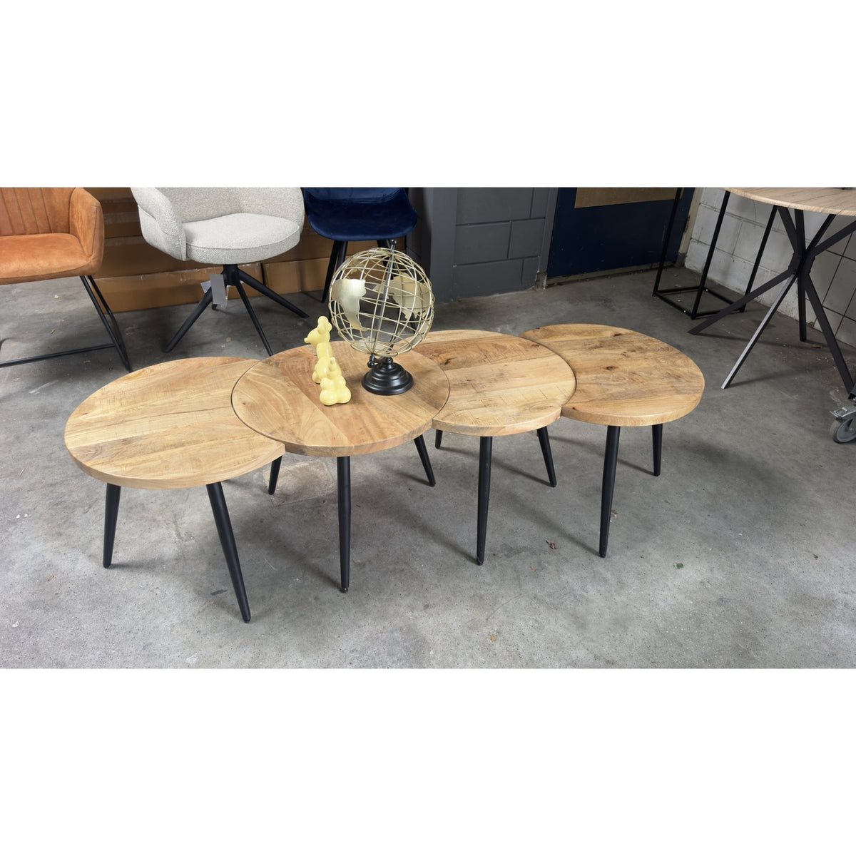 Filou Industrie-Couchtisch (4er-Set) – Mangoholz mit Metall
