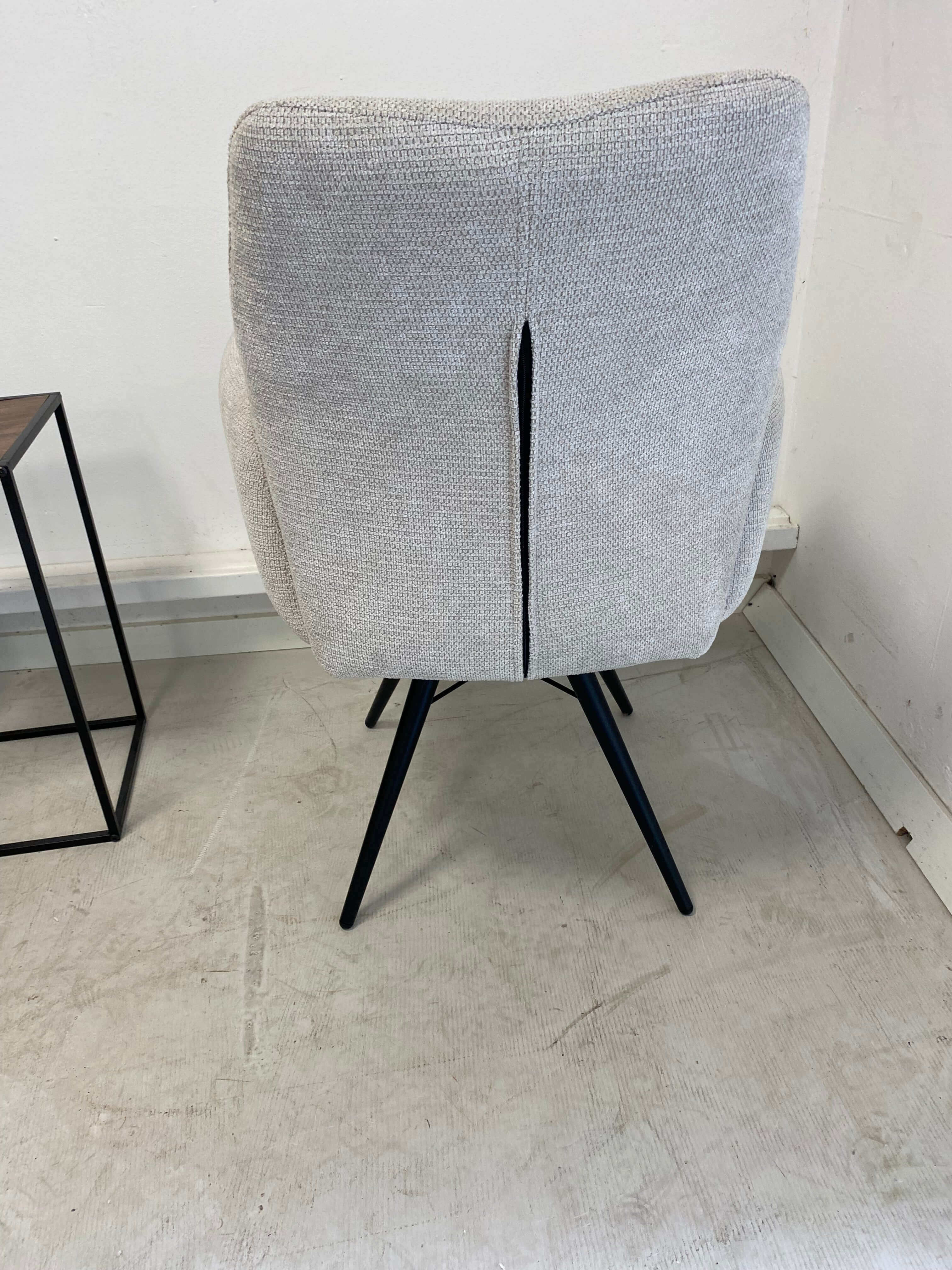 Juel dining room chair