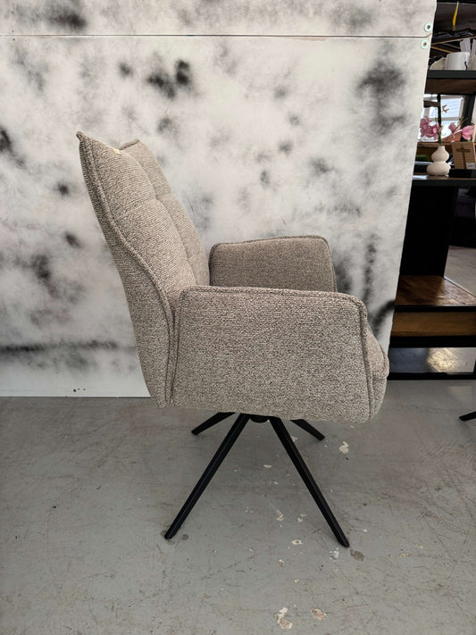 Menno dining chair with armrest