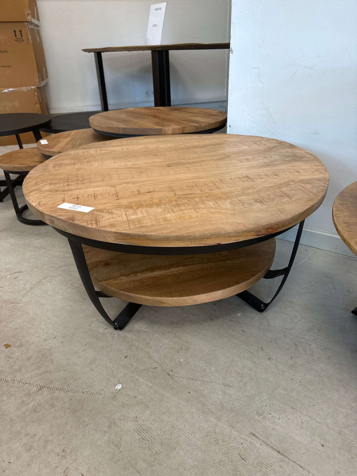 Couchtisch aus Mangoholz, 90 cm