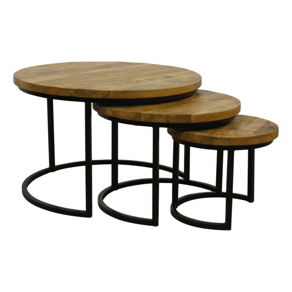 Salontafel set Quin van mangohout met drie ronde tafels en metalen onderstel.